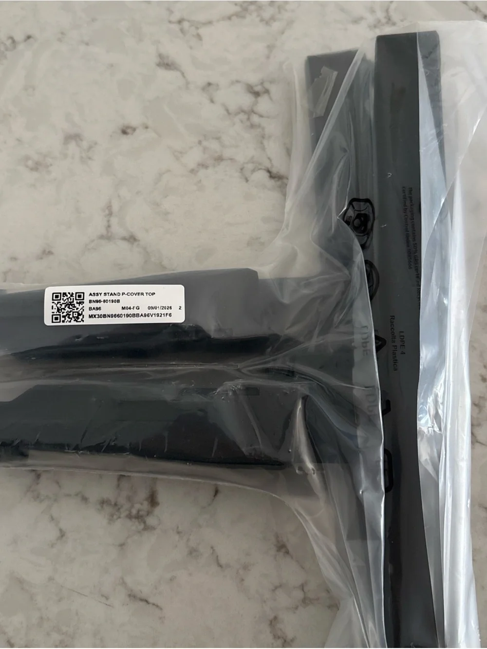 The Samsung TV Assy Stand P-Cover Top BN96-60190B TV stand base for Samsung